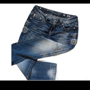 Miss Me Cropped Embroidered Jeans Size 28